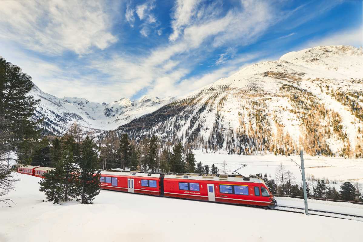 10 Breathtaking Train Journeys for Scenic Travel Enthusiasts